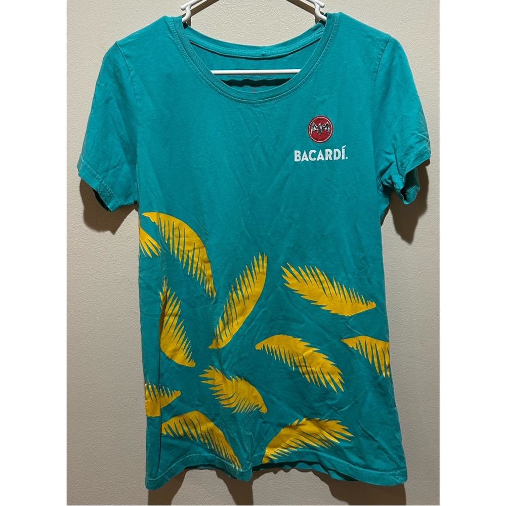 Bacardi‎ Women’s Teal T-Shirt with Yellow Leaf Design Size Large